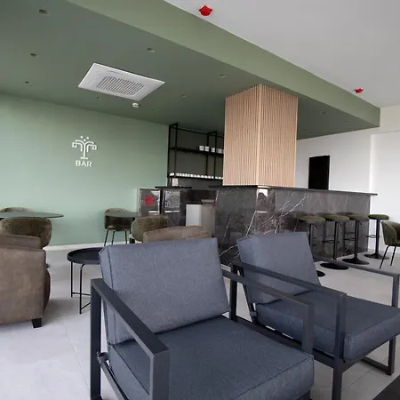 Otel Trinasus 3*